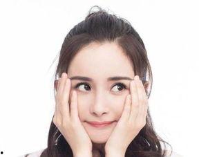 热巴拍额头表情包,萌态尽显，网友直呼可爱到爆